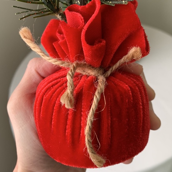 Mini table top Christmas tree 🎄 - Picture 7 of 7